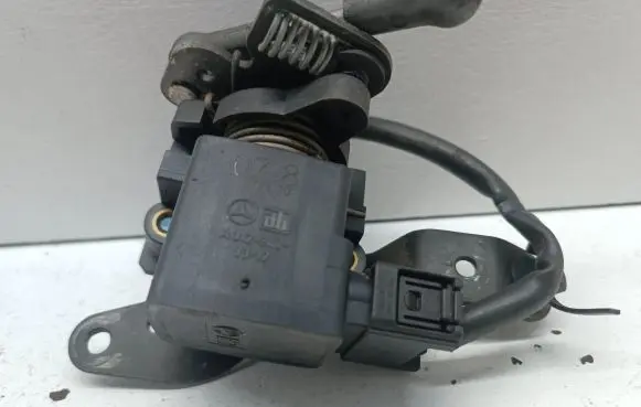 Mercedes-Benz A W168 Accelerator throttle pedal A0125423317