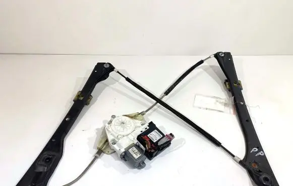 Volkswagen Golf Plus Front door window regulator with motor 5M1837402G