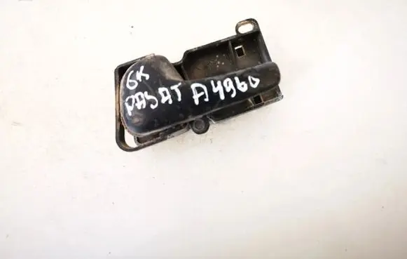 Volkswagen PASSAT B4 Rear door interior handle 8a0837235
