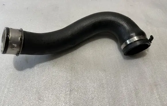 Intercooler hose/pipe