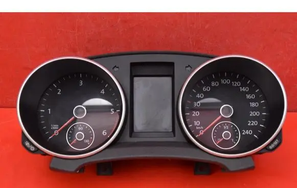 Volkswagen Golf Plus Speedometer (instrument cluster) 5K0920863A