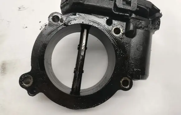 Mercedes-Benz E C207 W207 Throttle valve A6510900370