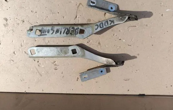 Peugeot Partner Engine bonnet/hood hinges 9680631308