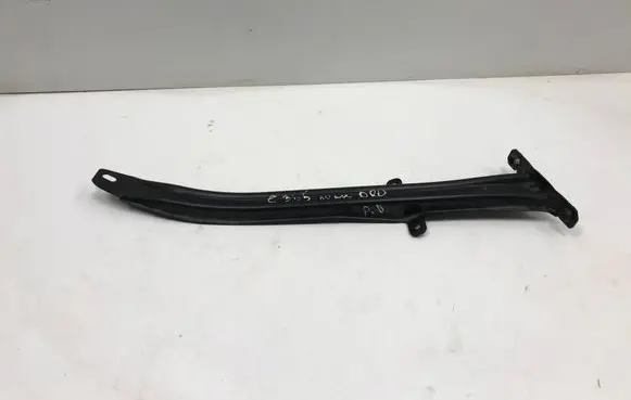 Mercedes-Benz C W204 Engine mounting bracket A2046280024