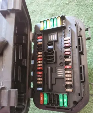 BMW 4 F32 F33 Fuse box set U59224872