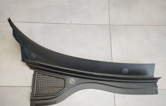 Volkswagen Tiguan Wiper trim 571819404