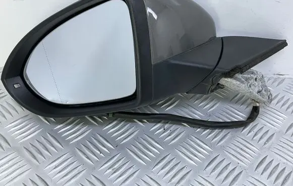 Volkswagen Golf VII Front door electric wing mirror 