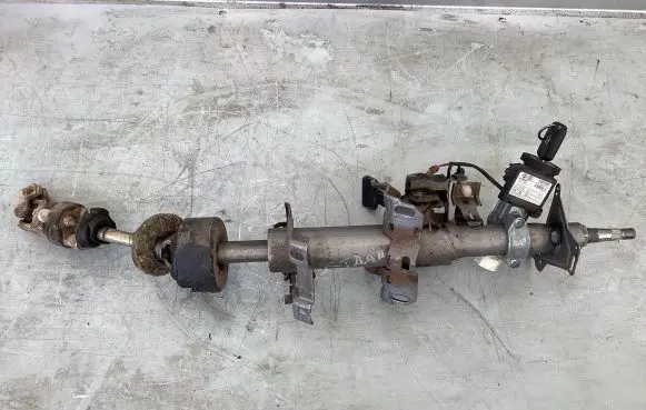 Nissan X-Trail T30 Steering wheel axle