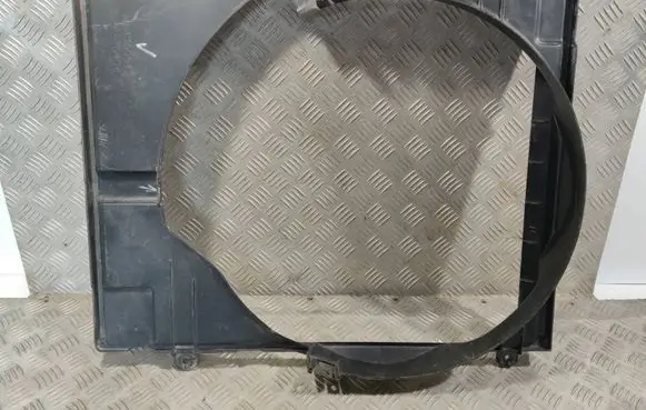 Mitsubishi L200 Radiator cooling fan shroud MN135054