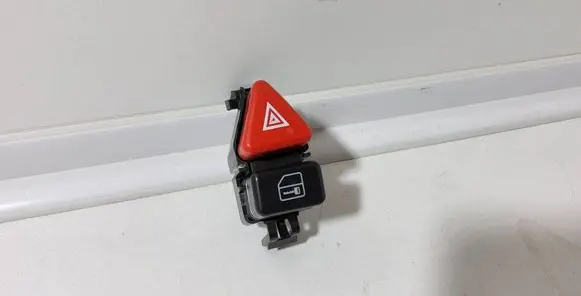 Mercedes-Benz A W168 Hazard light switch A1688201210 33019001