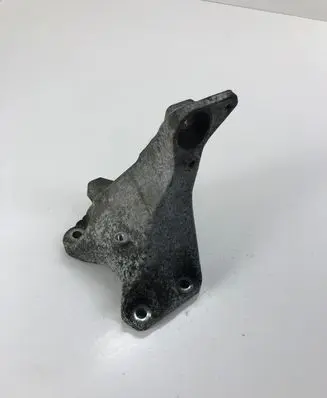 BMW 1 E81 E87 Engine mounting bracket 6781916 13807410