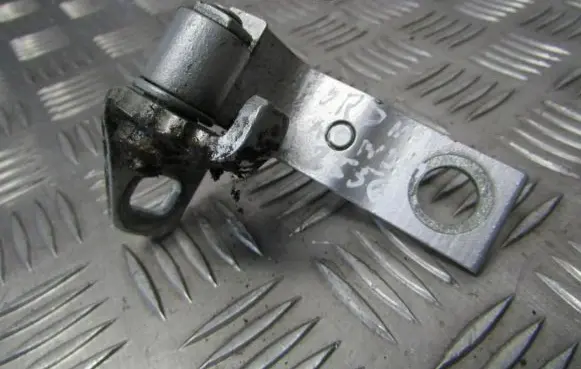 Ford Mondeo MK IV Rear door lower hinge a046575