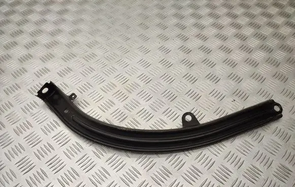 Iveco Daily 6th gen Headlight/headlamp mounting bracket 