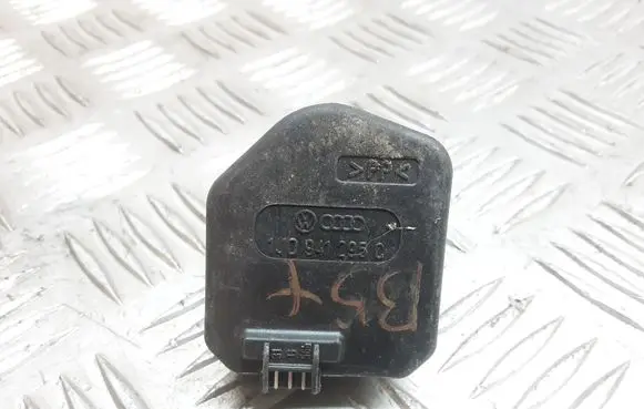 Volkswagen PASSAT B5.5 Headlight level adjustment motor 1J0941295C