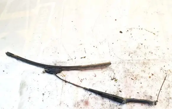 Mercedes-Benz ML W163 Front wiper blade arm