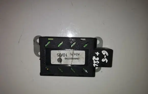 Volkswagen Golf Plus Aerial antenna amplifier 5M0035570B