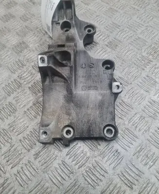 Skoda Octavia Mk2 (1Z) Bracket in trunk/boot 