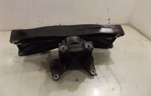 Chrysler 300 - 300C Gearbox mounting bracket