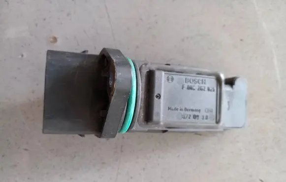 Mercedes-Benz C W203 Mass air flow meter F00C2G2025 8720938