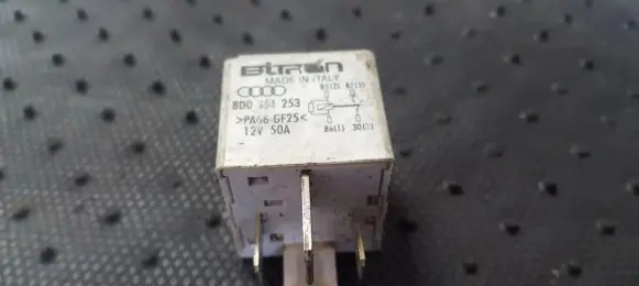 Volkswagen PASSAT B5 Other relay 8D0951253 GA30591457019