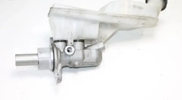 Mercedes-Benz A W176 Master brake cylinder A2464300302
