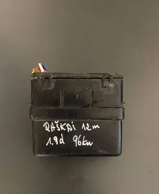 Nissan Qashqai Fuse module 64200049 284b7jd02c