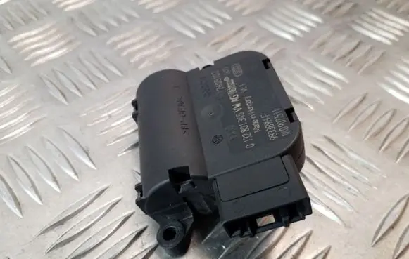 Skoda Yeti (5L) Air flap motor/actuator 0132801345 1K0907511