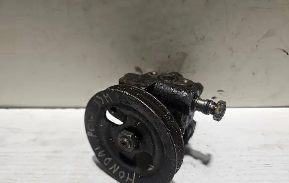 Hyundai Pony Power steering pump 5711024101