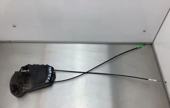Toyota Yaris Rear door lock 