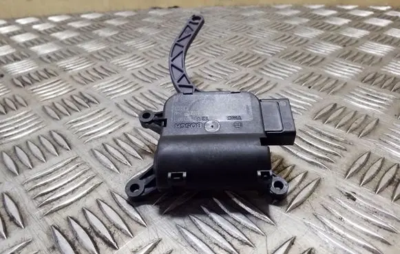 Volkswagen Eos Air flap motor/actuator 0132801344 983388D