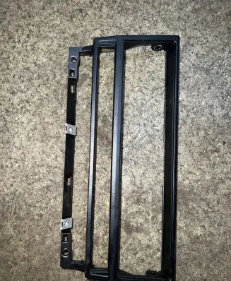 BMW 5 E39 Radio/GPS head unit trim 8247302