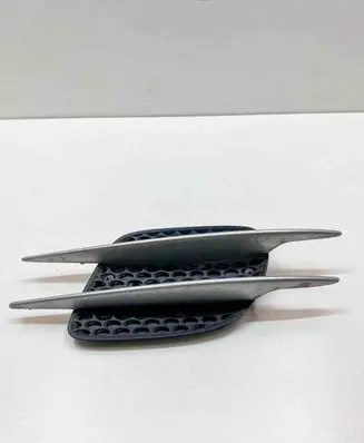 Mercedes-Benz SL R230 Fender trim (molding) 2306900236 A2306900236