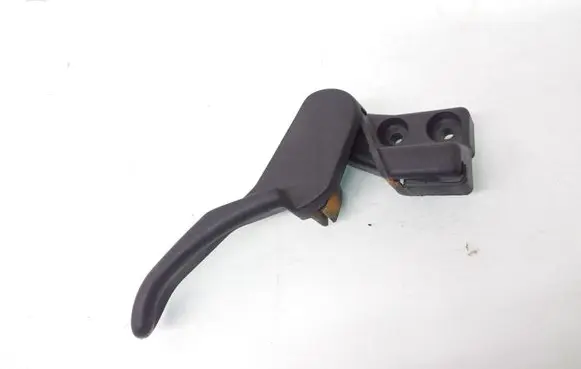 Engine bonnet (hood) release handle