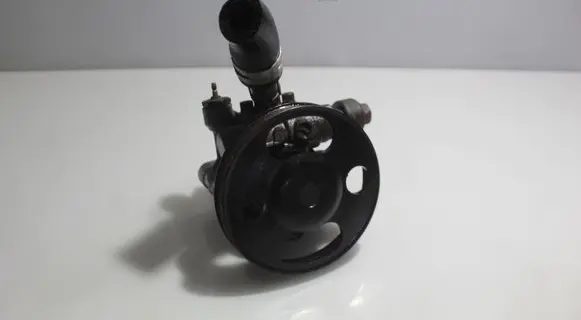 Mazda 323 Power steering pump