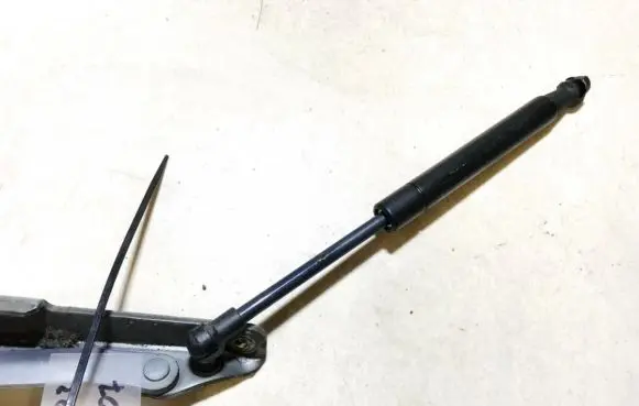 Alfa Romeo 156 Tailgate/trunk strut/damper