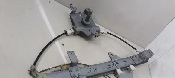 Rear door manual window regulator