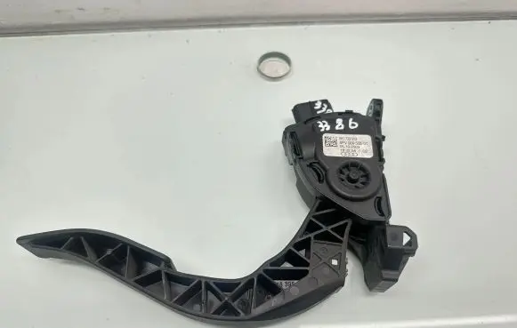Audi A5 Sportback 8TA Accelerator throttle pedal 8K1723523 6PV00950501