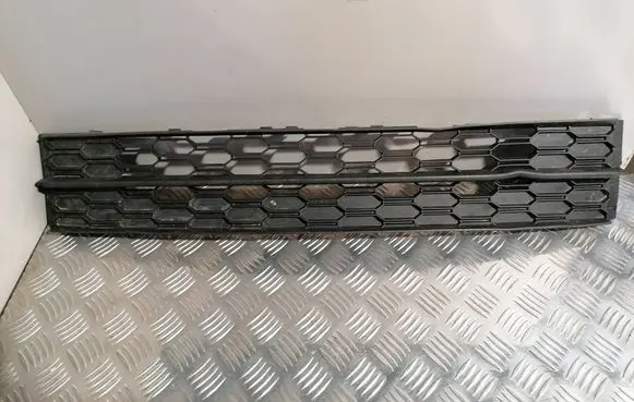 Skoda Octavia Mk3 (5E) Front bumper lower grill 5E0853677L 3200101114