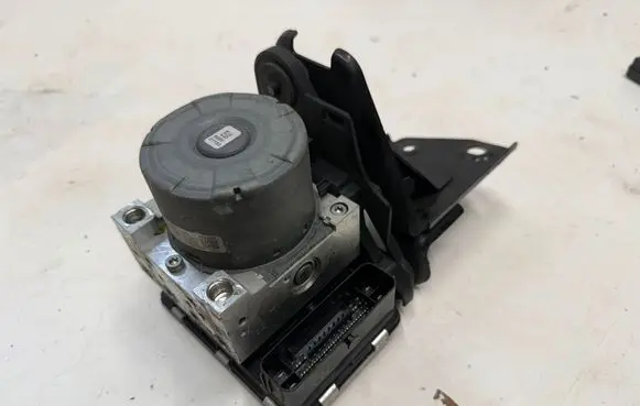 Volkswagen Tiguan ABS Pump 5Q0614517
