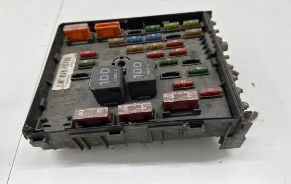 Volkswagen PASSAT B6 Fuse box set 3C0937125