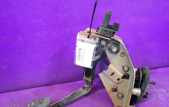 Ford Fiesta Clutch pedal 