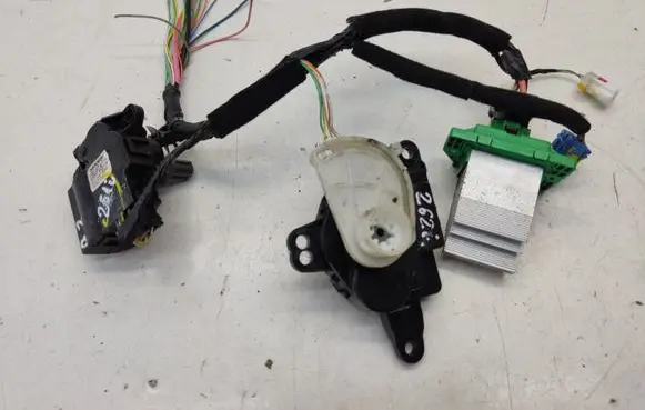 KIA Optima Heater blower motor/fan resistor D332CK8AA