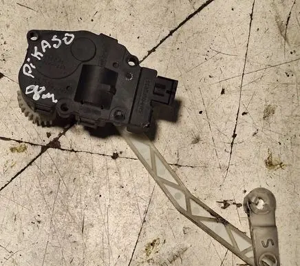 Citroen C4 I Picasso Air flap motor/actuator A21200600 EFB350 05072008