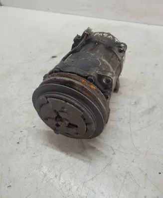 Volkswagen PASSAT B3 Air conditioning (A/C) compressor (pump)