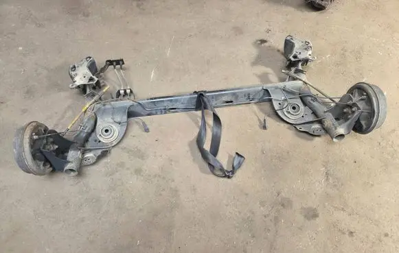 Renault Clio IV Rear axle beam 