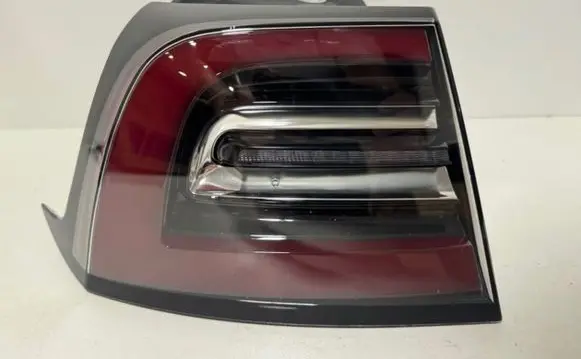 Tesla Model 3 Rear/tail lights 107739900g 1077399-00-g 1077399