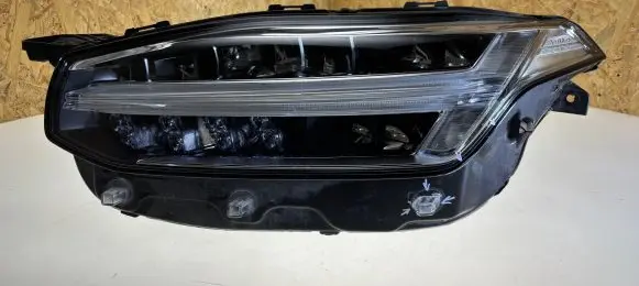 Volvo XC90 Headlight/headlamp 32228296 3886063