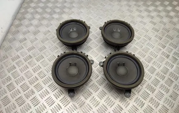 Volvo V70 Audio system kit 30657445