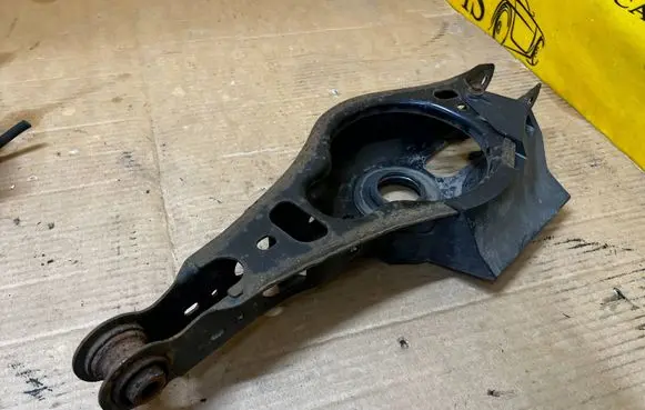 Toyota RAV 4 (XA50) Rear control arm