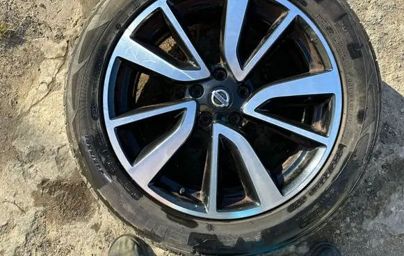 Nissan X-Trail T32 R19 alloy rim 